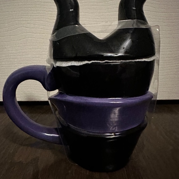 Disney Maleficient Mug with Topper Set - Picture 2 of 3